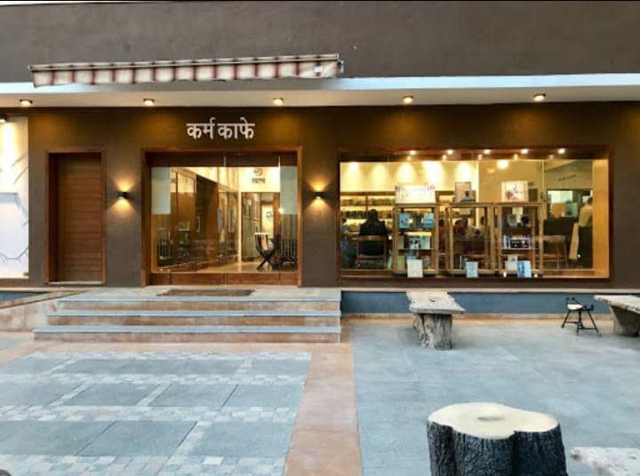 Karma Cafe: Ambiance