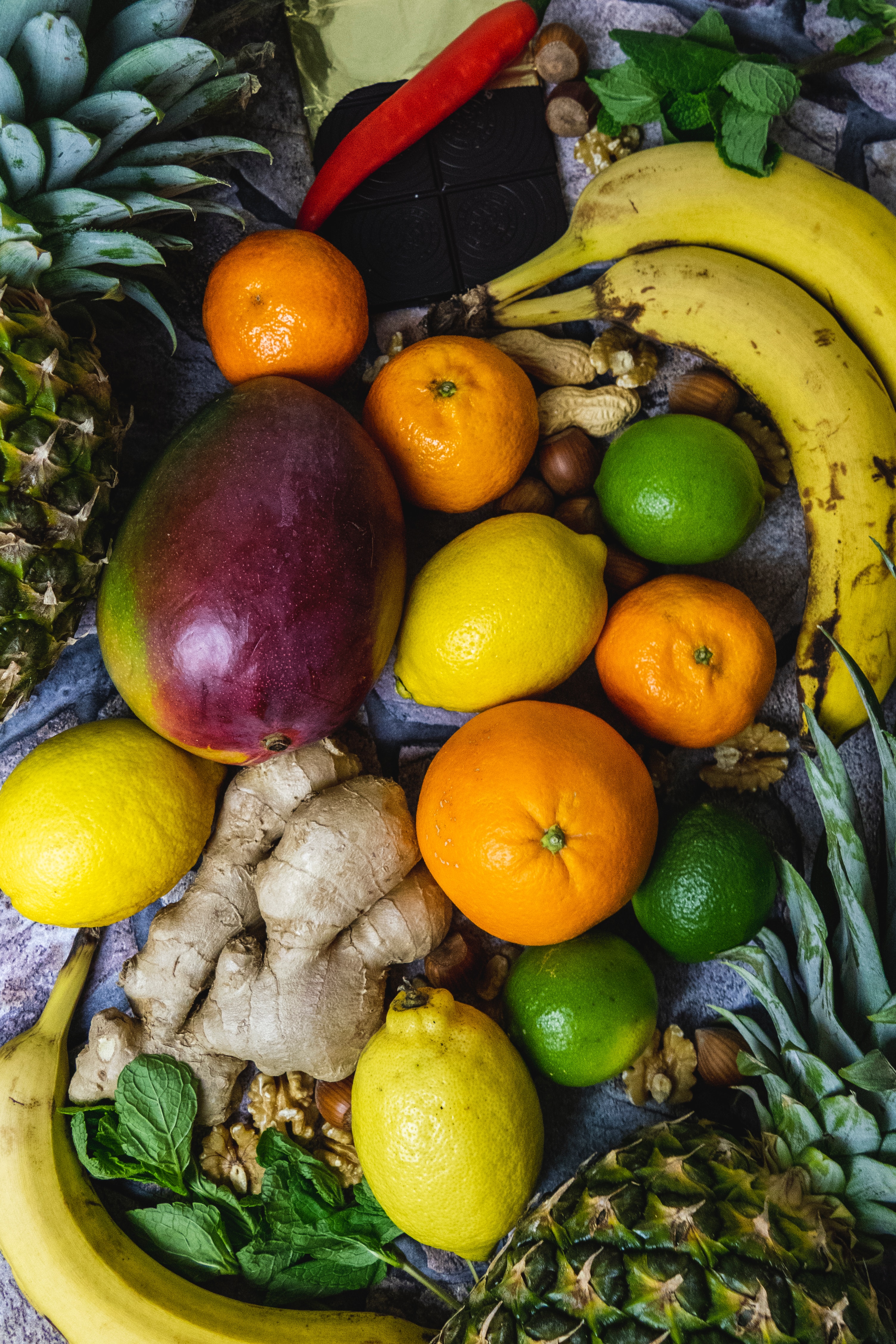 fruits| healthy diet| cholesterol level| berries| banana| reduce cholesterol
