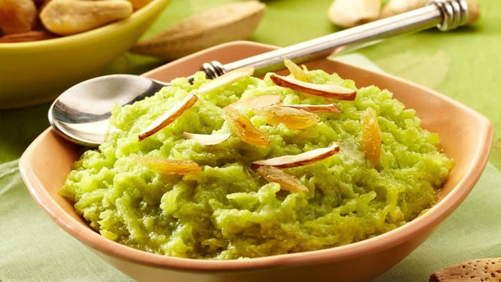 Types of halwas found in India| Lauki halwa