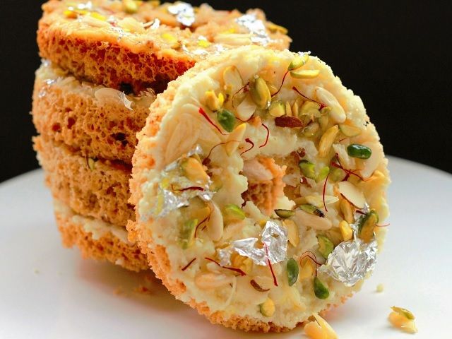 Desserts of Udaipur| Malai Ghewer