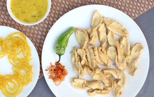 best pLaces in Ahmedabad for Gujarati nashta| Iscon gathiya